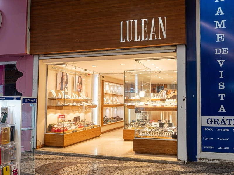 Fachada da loja Lulean na Galeria Vplan