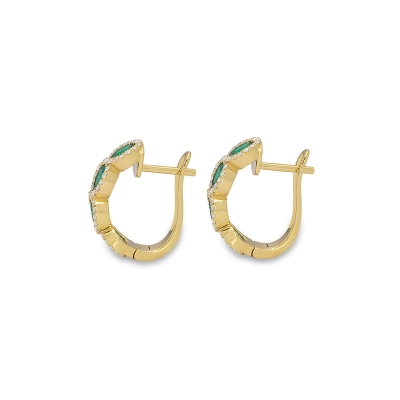 BRINCO MEIA ARGOLA OVAL COM ESMERALDA E DIAMANTE OURO AMARELO 18K