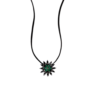 CHOKER DE COURO COM FLOR DE CRISOPRÁSIO E ONIX