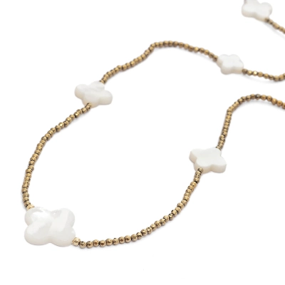 COLAR HEMATITA DOURADA COM TREVOS EM MADREPÉROLA E ESFERAS EM OURO 18K 70CM